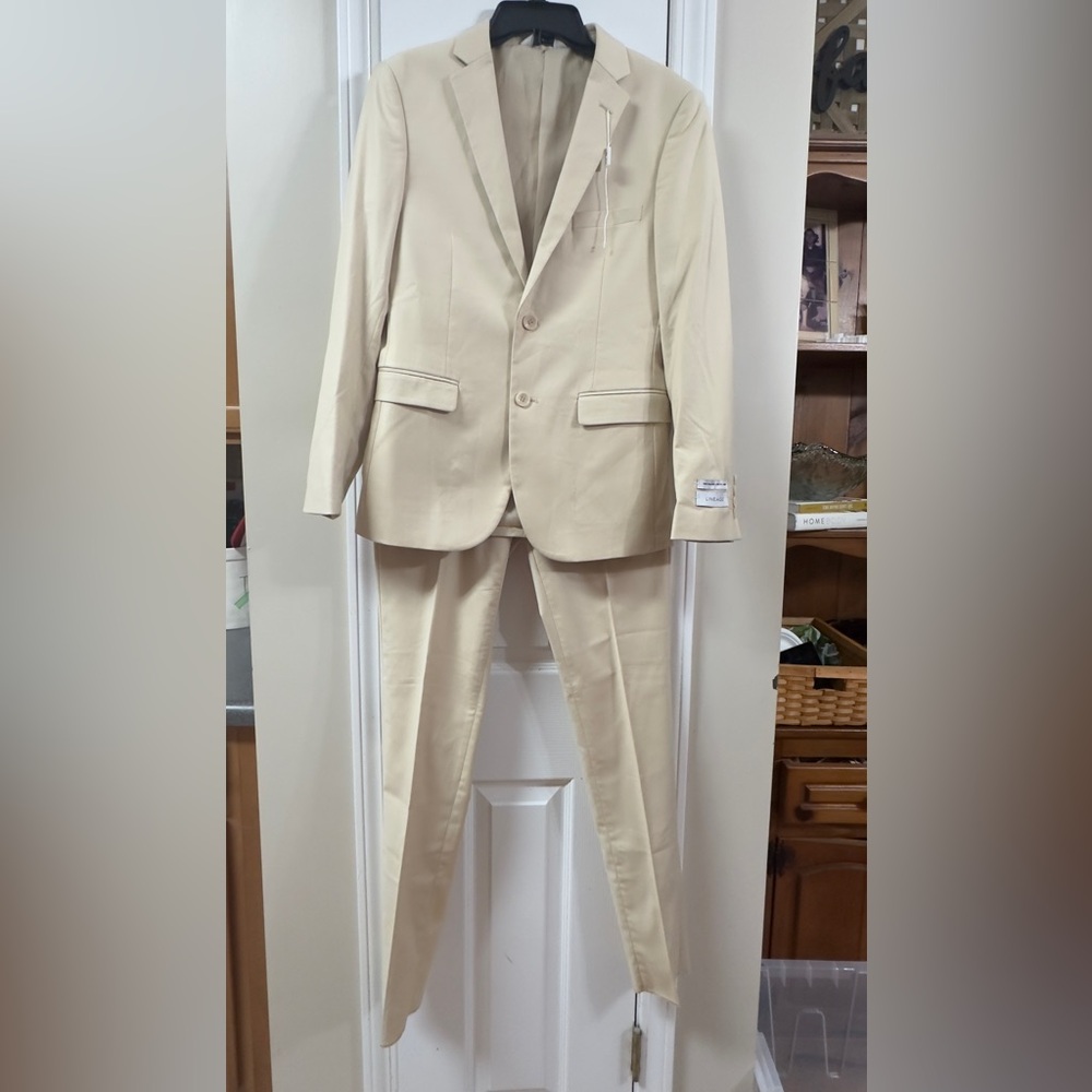 Lineage Men's Beige Suit jacket 36R pants 32x36 to be hemmed see stain pic.7